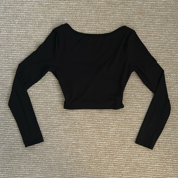 Black long sleeve crop top - Picture 2 of 2